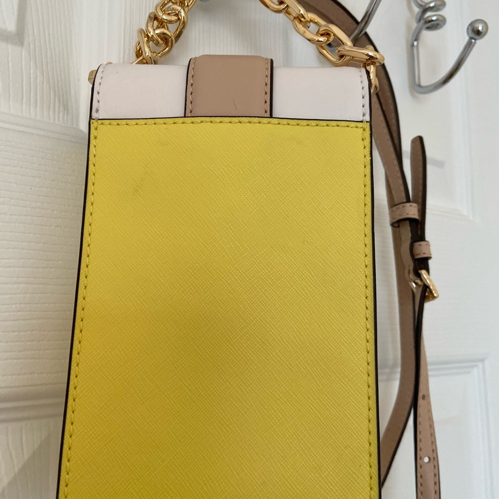 MICHAEL KORS
Carmen Small Color-Block Faux Leather Phone Crossbody Bag - Picture 9 of 9